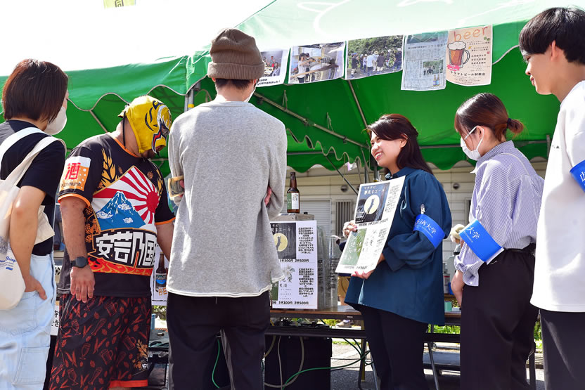 藤原ゼミが共同開発した「クラフトビール」の試飲会＆新作発表会を開催